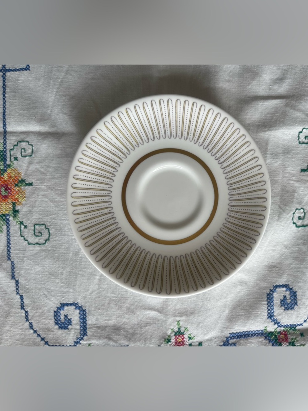 Vintage 1950’s Royal Albert Bone China Capri Design 4 3/4” Coffee Cup Saucer